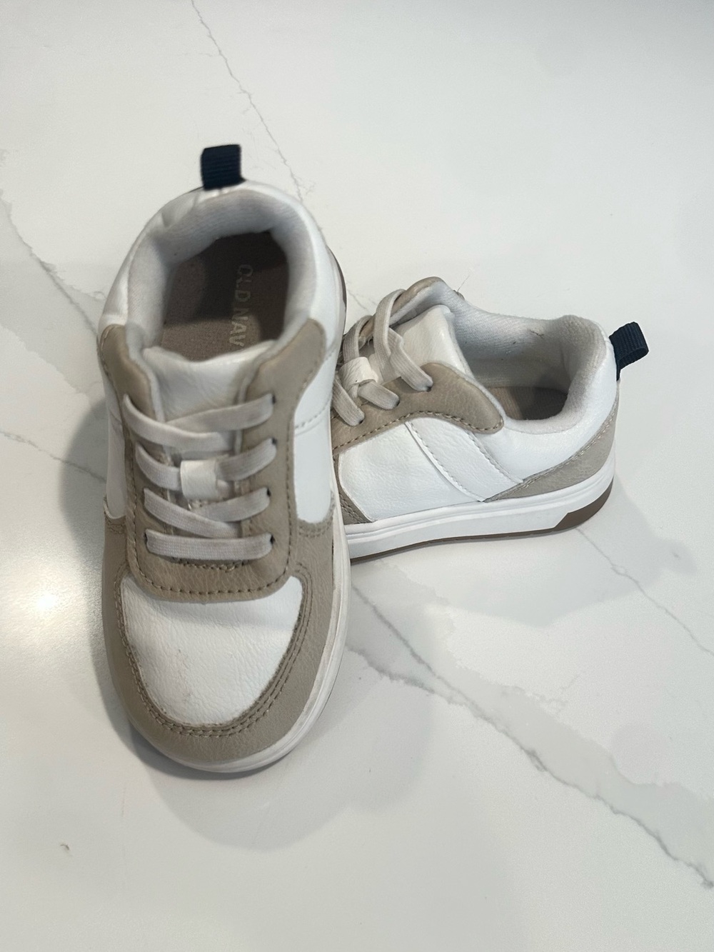 Old Navy Boys White & Beige Casual Sneakers – Size 8